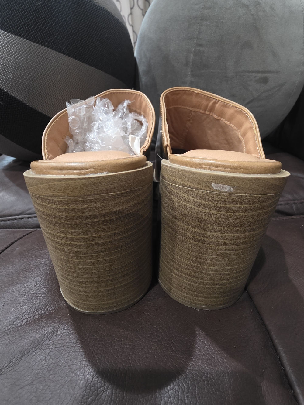 Universal Thread Tan Platform Mule Clogs - Picture 4 of 8